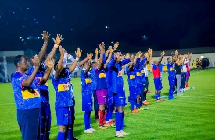 ubuyobozi bukuru bwa rayon buyobewe na Uwayezu Jean Fidèle uyobora Gikundiro yamaze gufata umwanzuro ku mutoza mukuru wa Rayon Sports