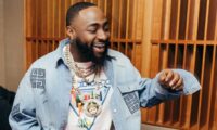 tiwa savage na davido bari biyimeje kuzakindana imyaka 100 badahuza.