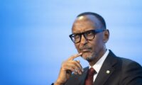 Perezida Paul Kagame yagaragaje ko  amahanga adakwiye gukomeza kwikoreza u Rwanda ibibazo bya congo.