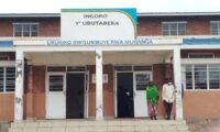 urubanza rw’abaregwa gukubita  bikaruviramo urupfu rwasubitse