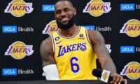 LeBron James yongereye amasezerano muri Lakers