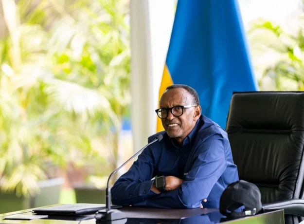 Kagame yavuze uko yahatiwe  kujya kwiga muri Amerika