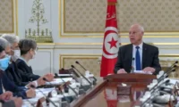 Perezida wa Tunisia yashyizeho Guverinoma nshya habura ukwezi ngo habe amatora