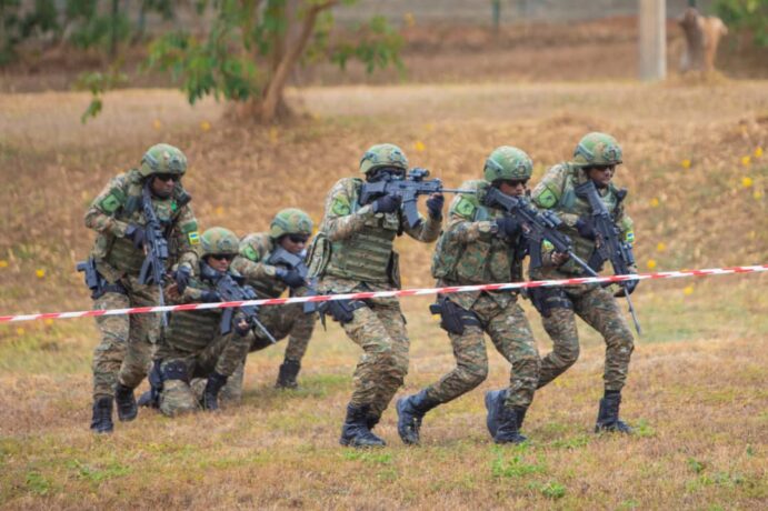 Abasirikare bakoze imyitozo yo hejuru yo kurinda ikibuga cy’indege