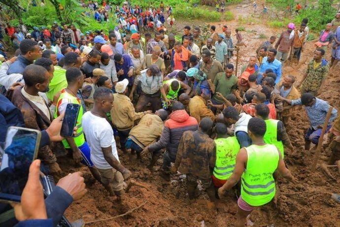 Abantu 10 bahitanywe n’inkangu