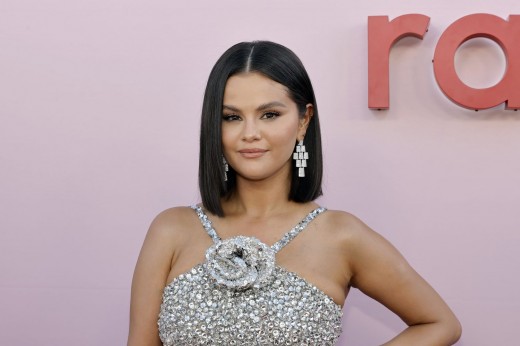 Selena Gomez yagarutse ku cyatumye ahagarika umuziki