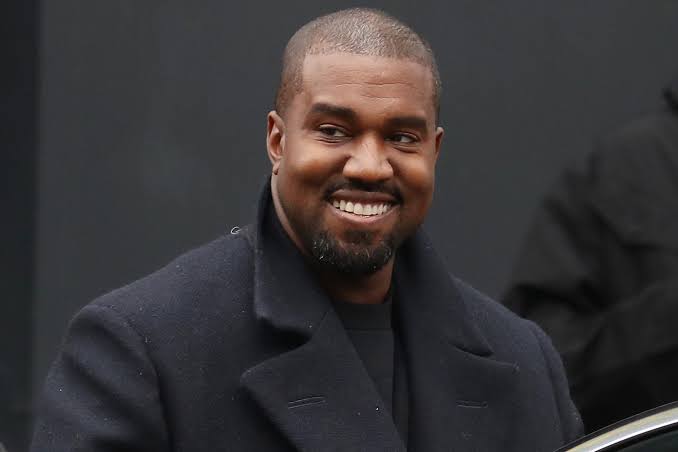 kanye west yanditse amateka mu bushinwa